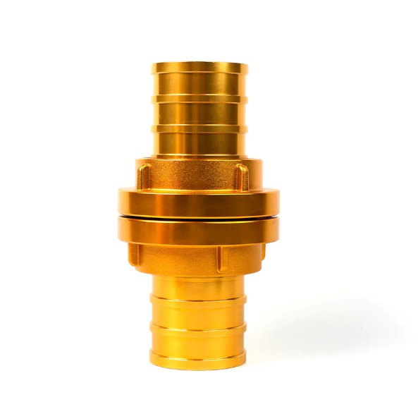 Qual é o principal objetivo dos acoplamentos da mangueira de fogo?